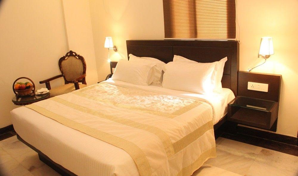 Oyo Flagship Hotel Rudra Palace Agra (Uttar Pradesh) Exterior foto