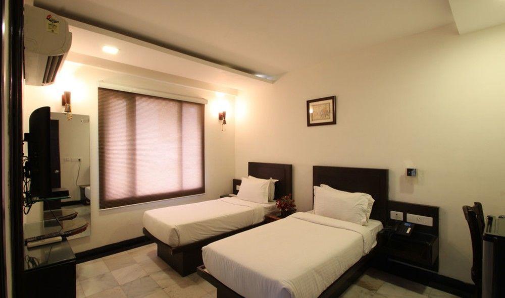 Oyo Flagship Hotel Rudra Palace Agra (Uttar Pradesh) Exterior foto